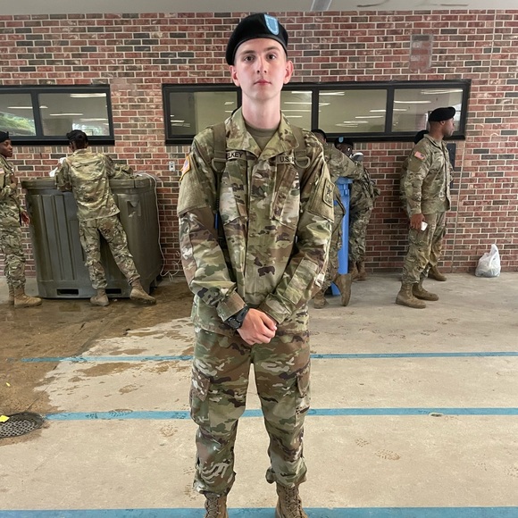 Our meet the Posher story ❤️ - Picture 14 of 16